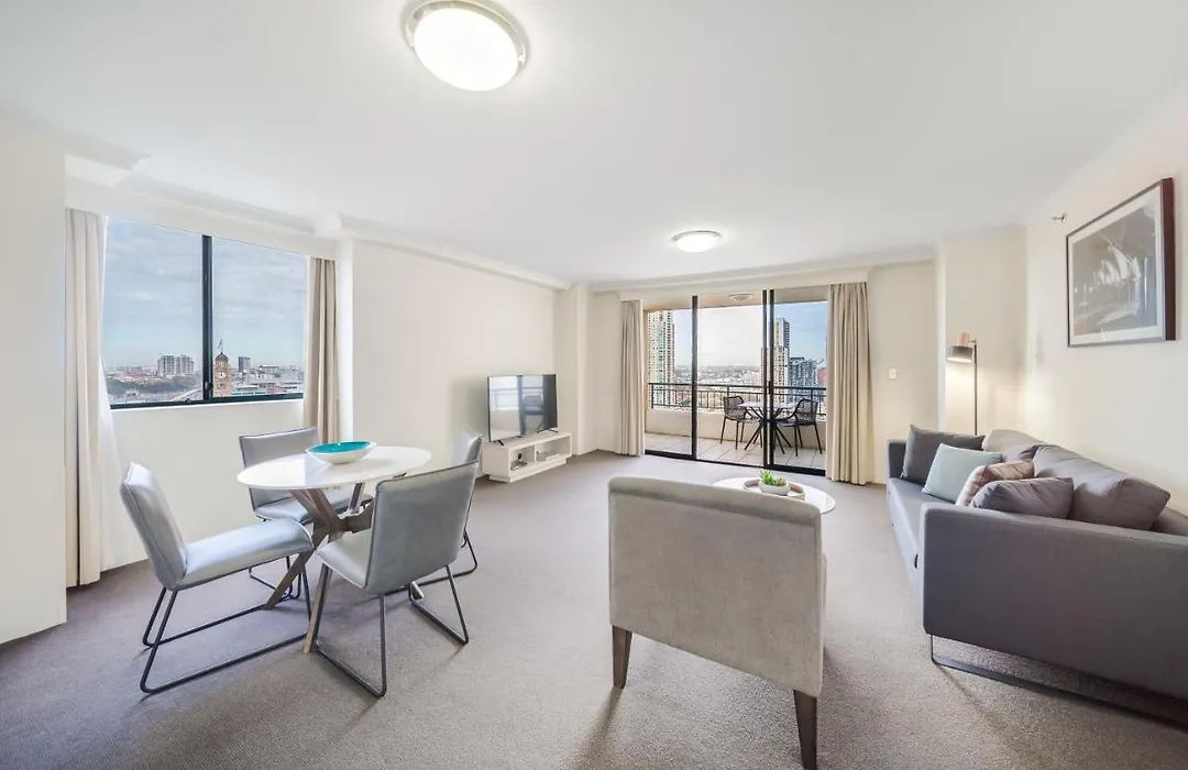 Oaks Sydney Castlereagh Suites-1