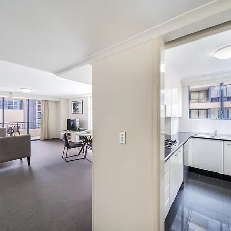 Oaks Sydney Castlereagh Suites-2